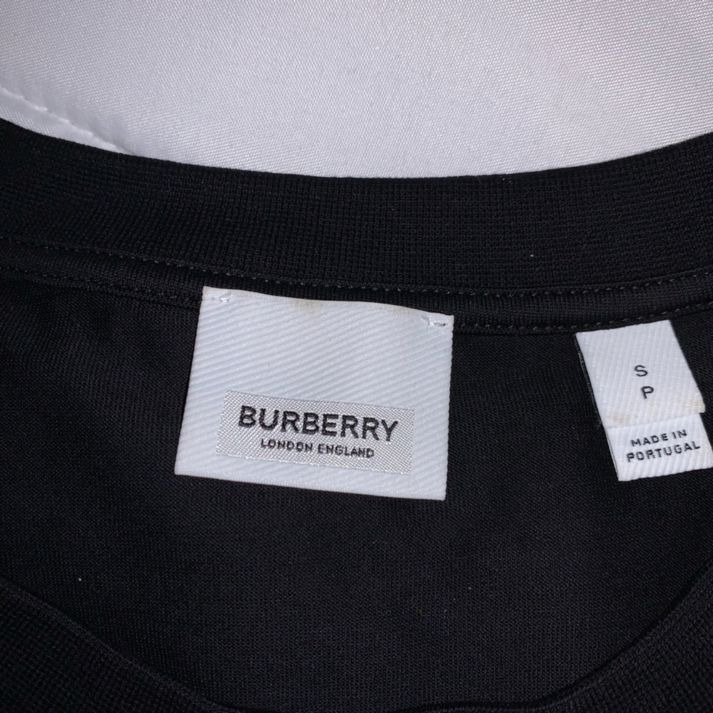 Burberry - Picture 5 of 9